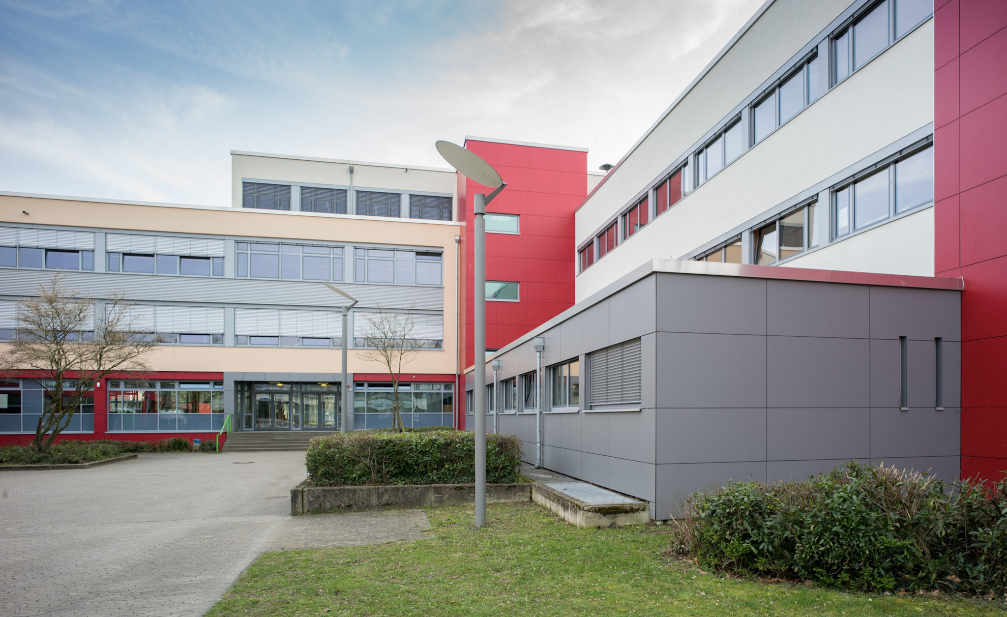 Die gute Leistung 4 Heinrich-Böll-Gymnasium in neuem Kleid ! | CDU Troisdorf